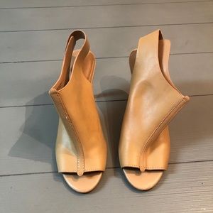 Charles David ladies heels size 81/2